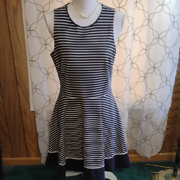 Kate Spade Broome Street Dress - Picture 6 of 7